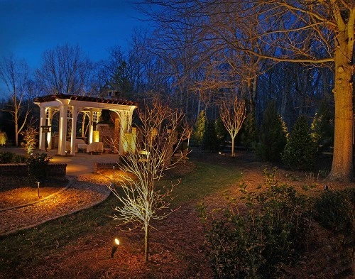 outdoor-lighting-service